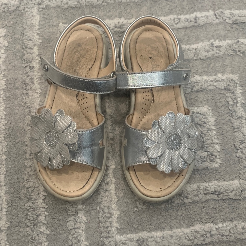 Naturino Flower silver leather sandals